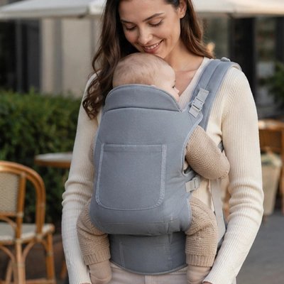 porte-bebe-gris-confortable