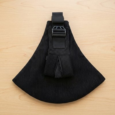 Porte bebe noir en tissu velours