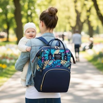 Sac a langer bleu marin avec motifs